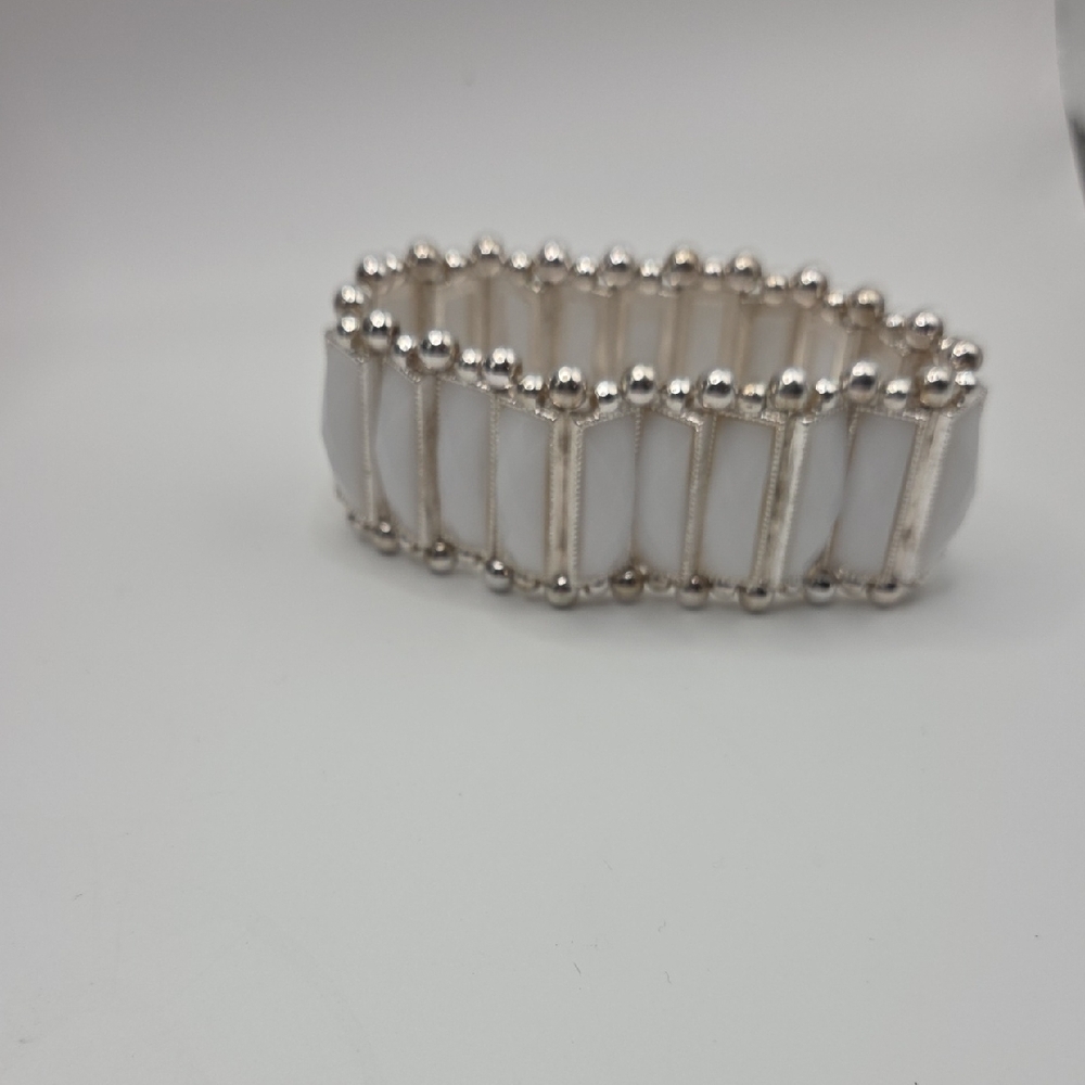 Vintage Lucite Bracelet Unknown